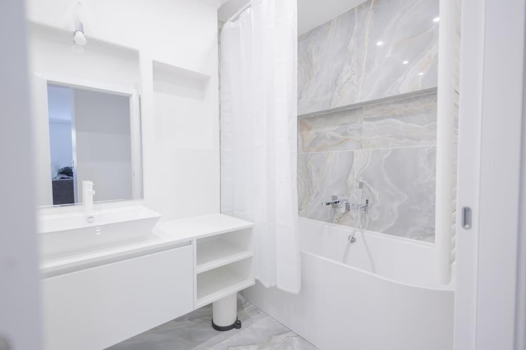Stylish Two Bedrooms Next Belvedere Apartment Wien